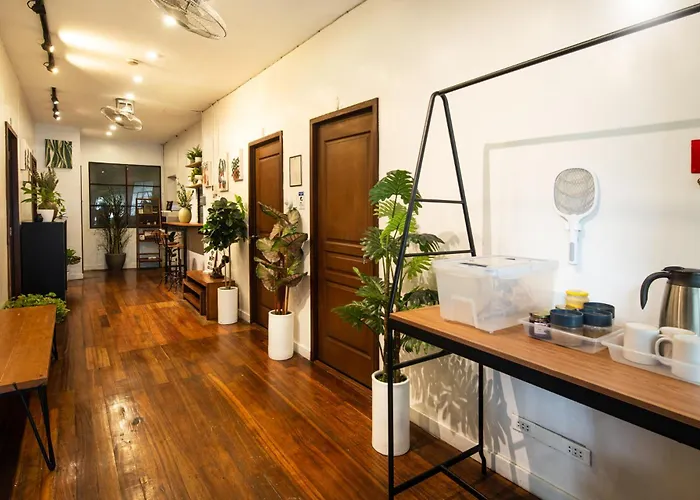 Homey And Cozey Poblacion Makati S10 *